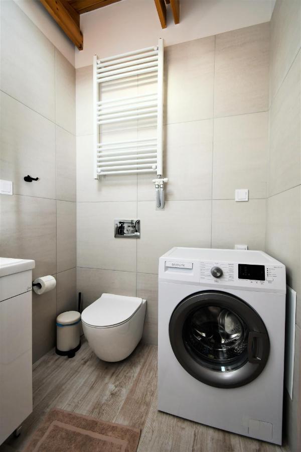 Comfy And Stylish Apt2 Giannina Esterno foto