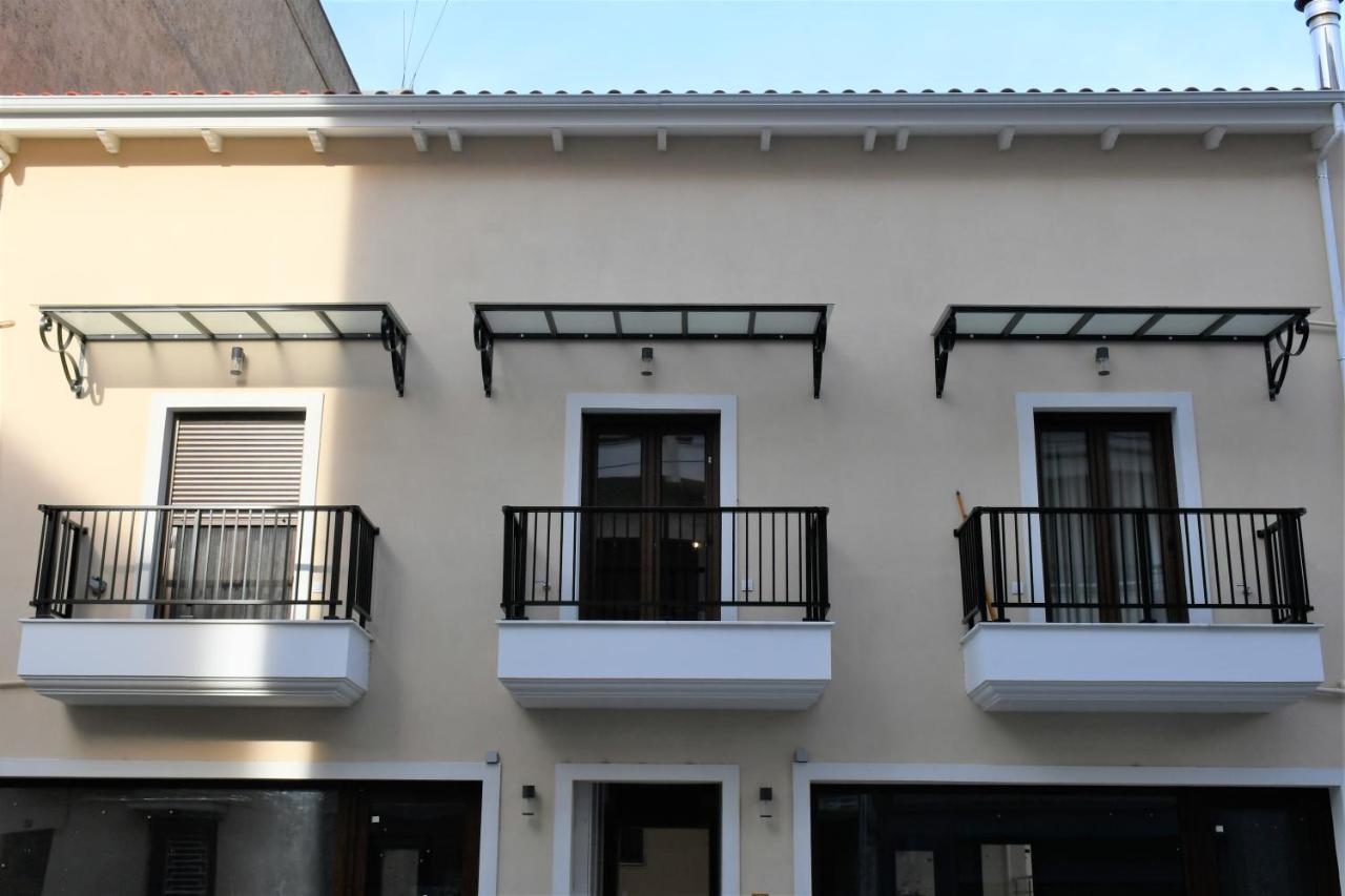 Comfy And Stylish Apt2 Giannina Esterno foto