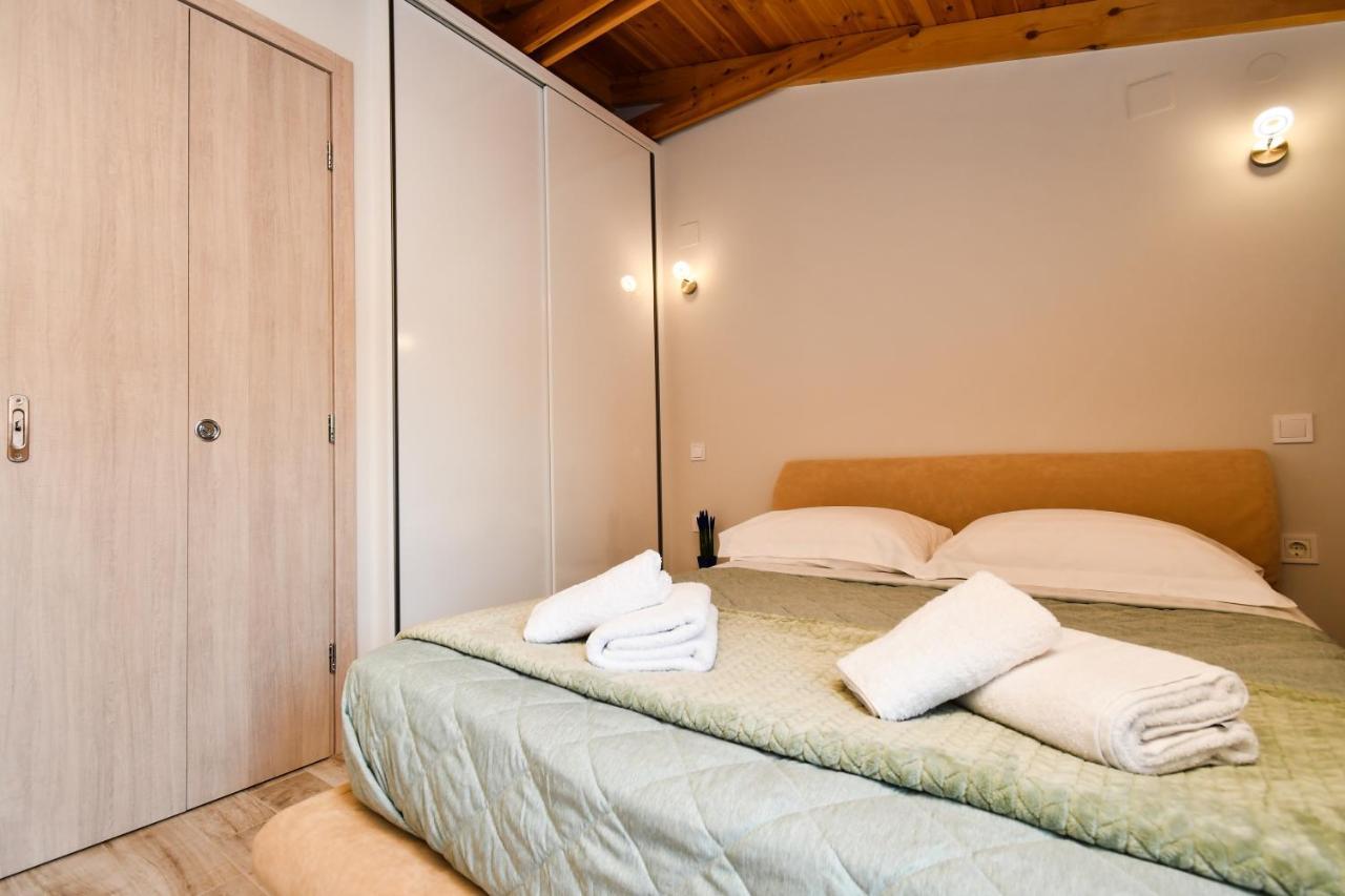 Comfy And Stylish Apt2 Giannina Esterno foto