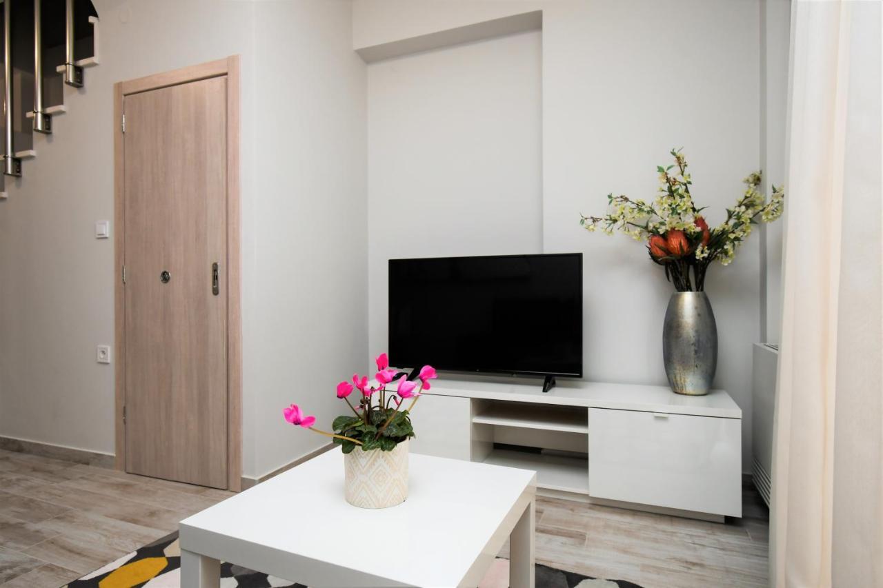 Comfy And Stylish Apt2 Giannina Esterno foto